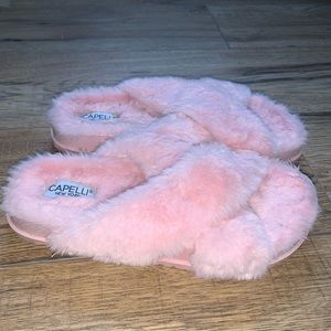Capelli of New York pink fuzzy slippers
